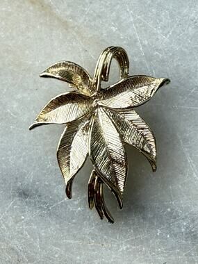 Vintage Signed Gerry's Gold Tone Textured Leaf 2" Brooch Pin